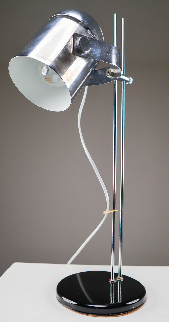 desk lamp height