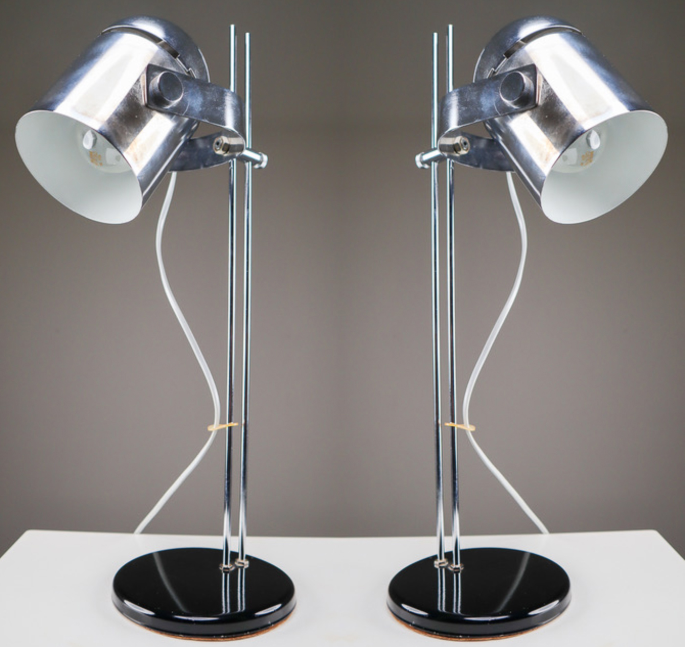 desk lamp height