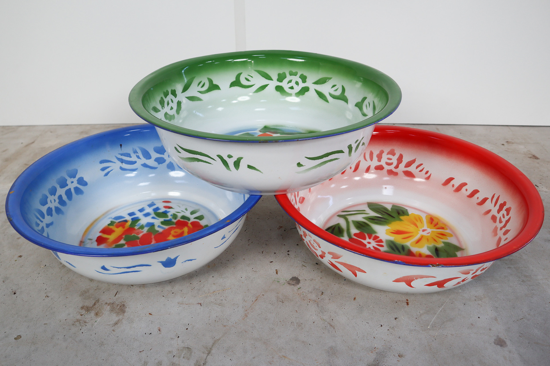 100+ vintage enamel bowls holland Mid-20th century - bowl - Search Items -  European ANTIQUES & DECORATIVE