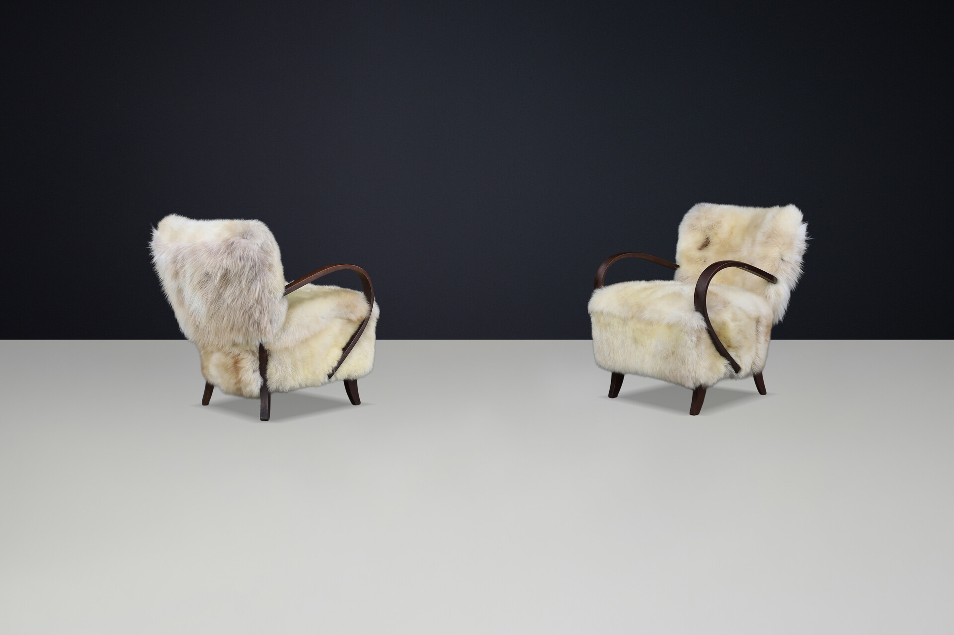 1930s Jindřich Halabala Bentwood Lounge Chairs in Sheepskin, Thonet Early-20th century