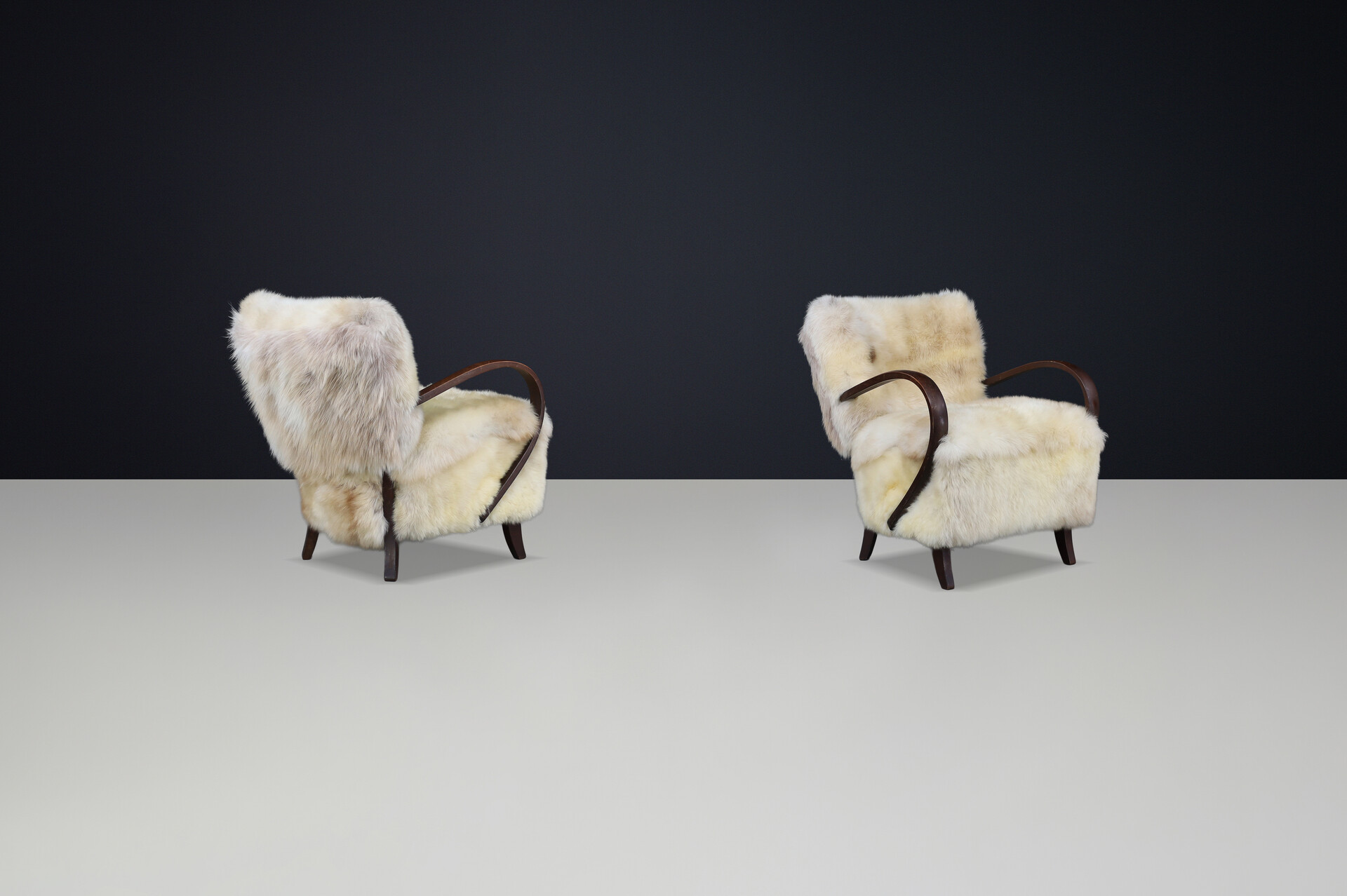 1930s Jindřich Halabala Bentwood Lounge Chairs in Sheepskin, Thonet Early-20th century