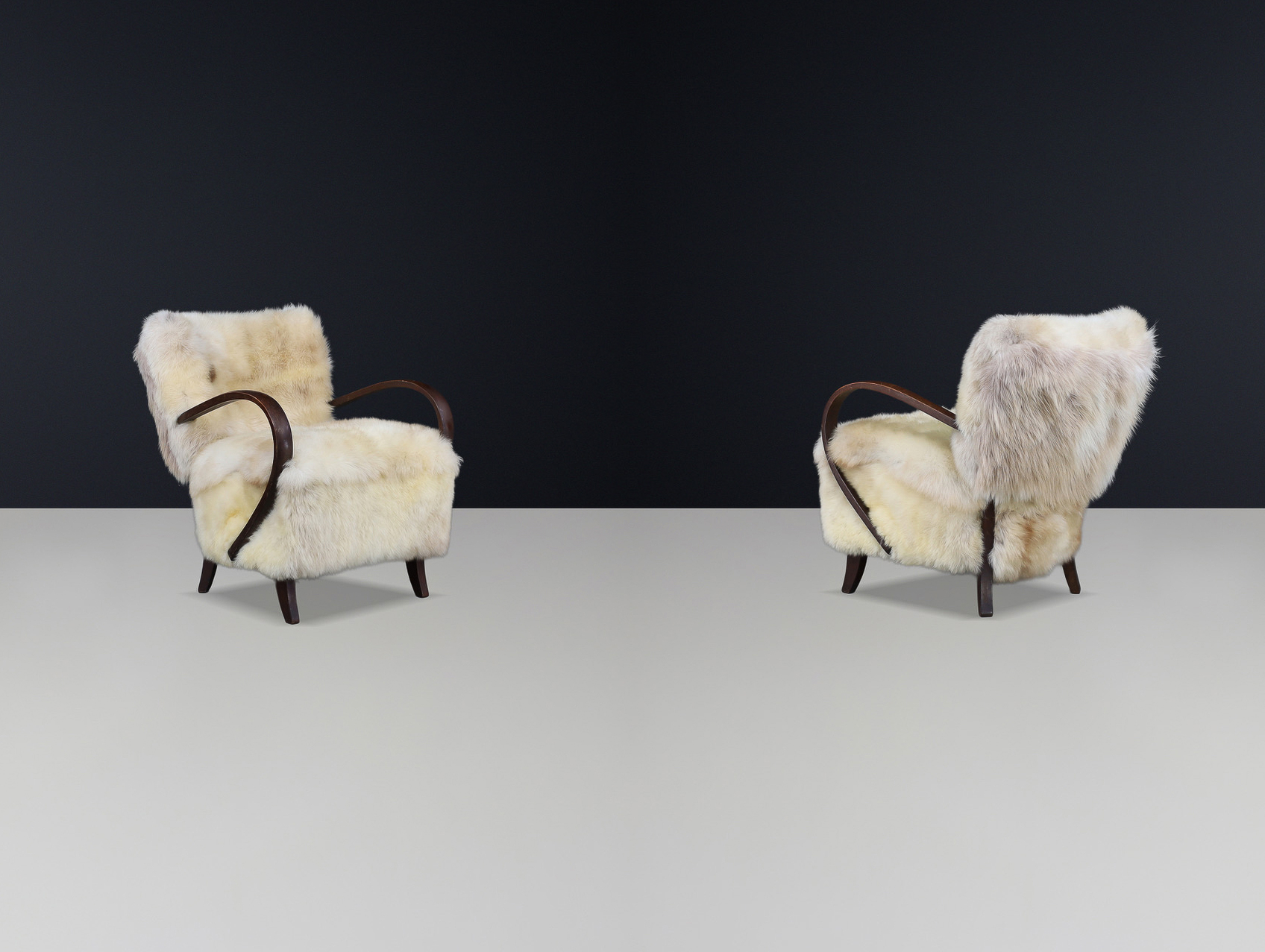 1930s Jindřich Halabala Bentwood Lounge Chairs in Sheepskin, Thonet Early-20th century