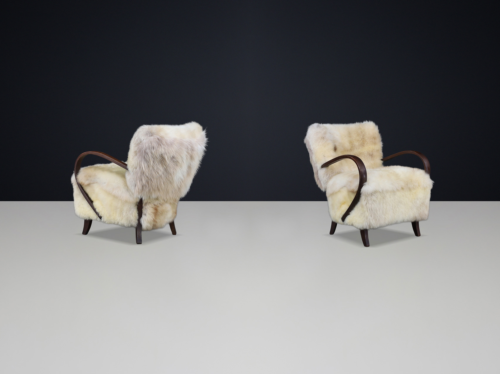 1930s Jindřich Halabala Bentwood Lounge Chairs in Sheepskin, Thonet Early-20th century