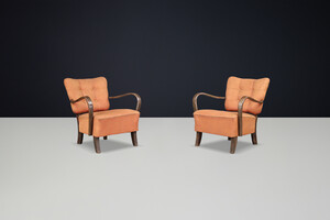 1940s Jindřich Halabala Armchairs with Sculptural Bentwood Arms Mid-20th century