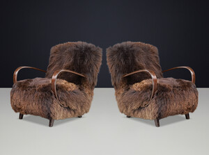 1940s Jindřich Halabala Lounge Chair in Dutch Sheepskin, Sculptural Bentwood Mid-20th century
