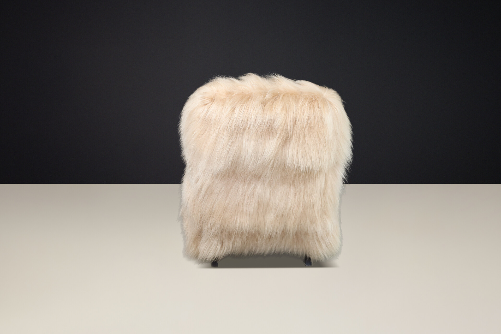 1940s Jindřich Halabala Lounge Chair in Icelandic Sheepskin, Bentwood, CZ Mid-20th century