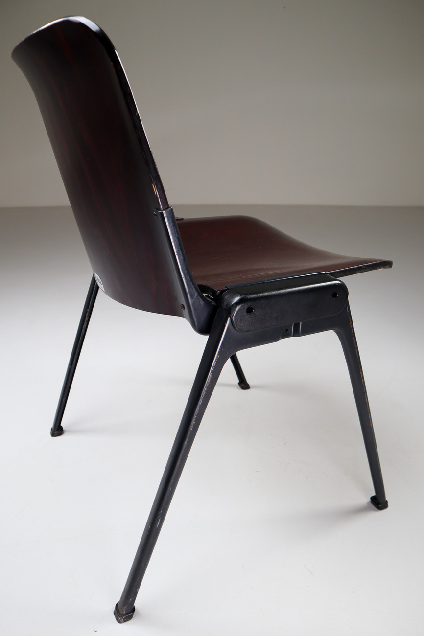 200 Velco Legnano Milano Stockable Chairs, Italy 1970s 