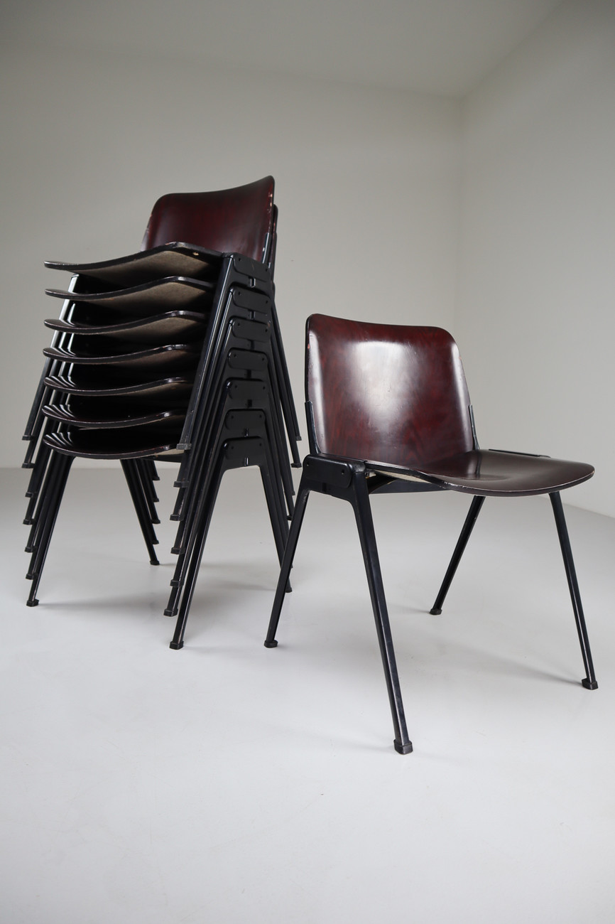 200 Velco Legnano Milano Stockable Chairs, Italy 1970s 