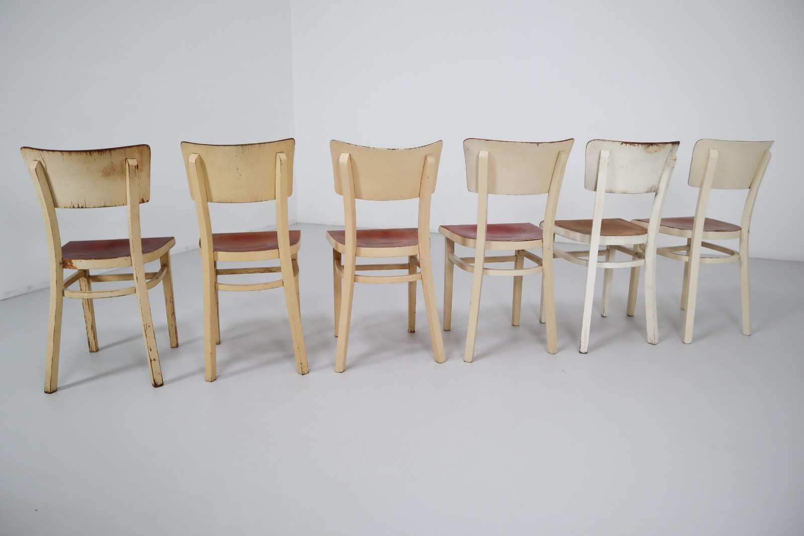 70 x Patinated Chairs in Wood CZ 1950s Mid-20th century