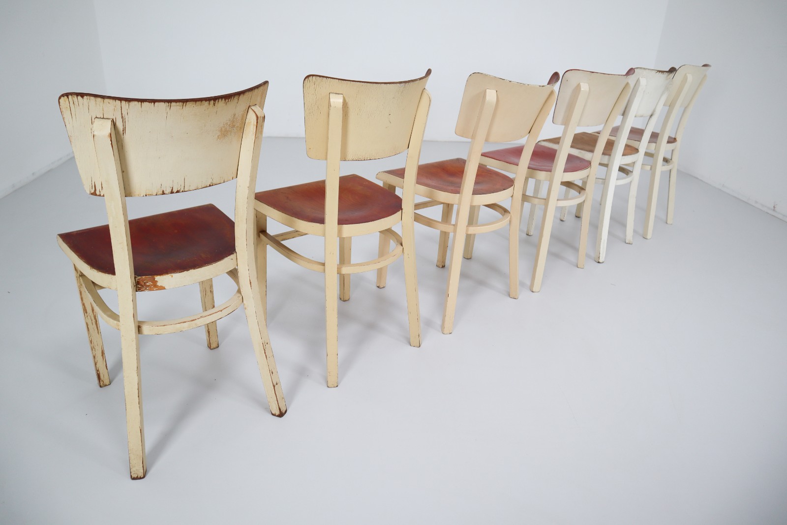 70 x Patinated Chairs in Wood CZ 1950s Mid-20th century