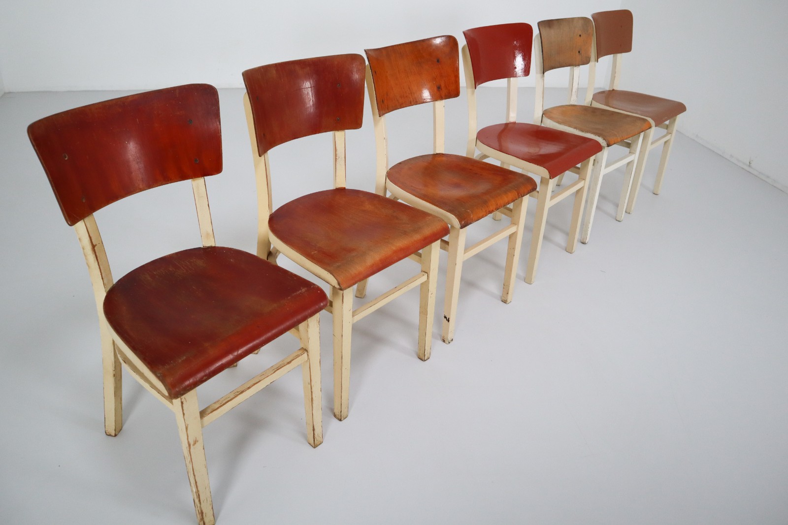 70 x Patinated Chairs in Wood CZ 1950s Mid-20th century
