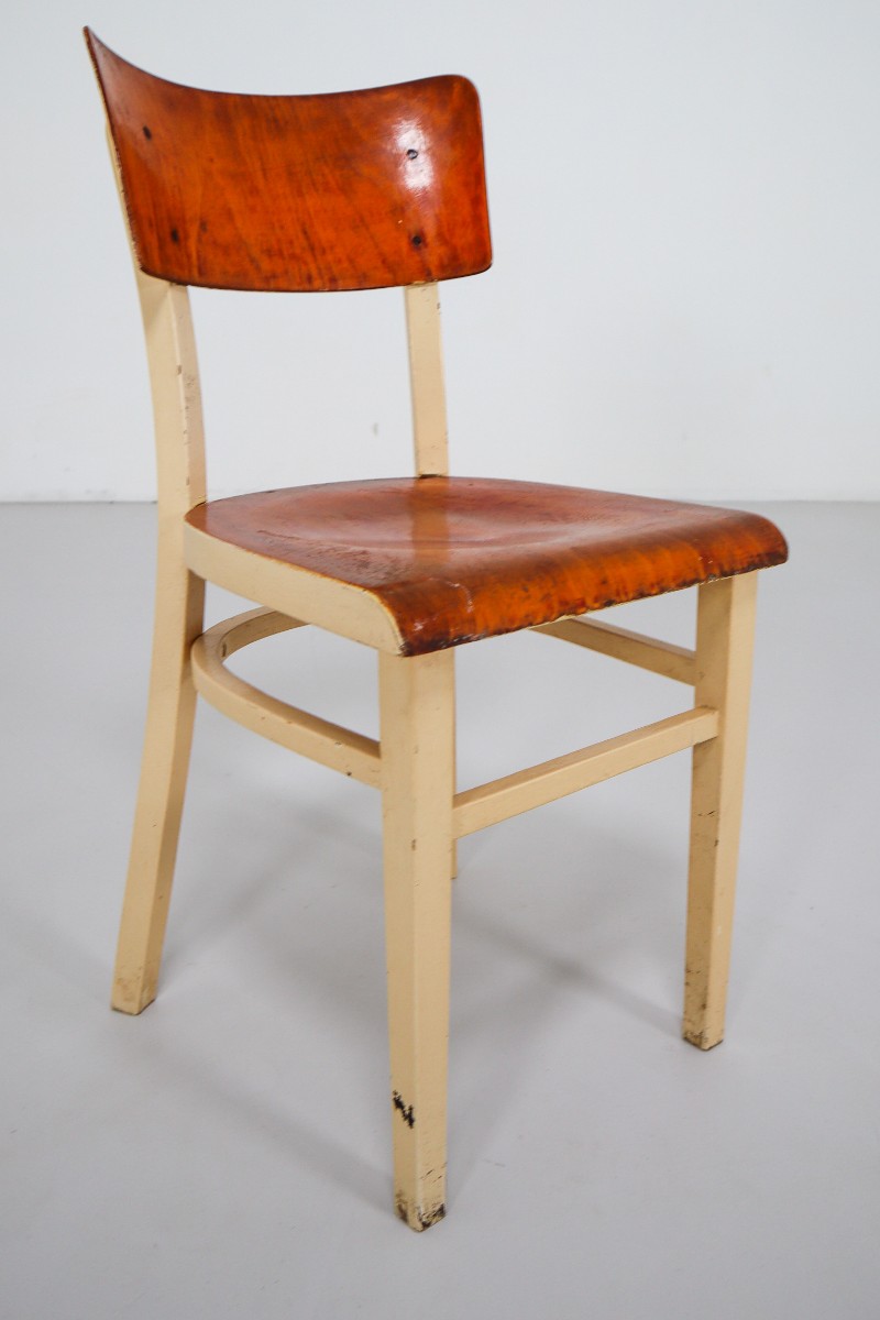 70 x Patinated Chairs in Wood CZ 1950s Mid-20th century