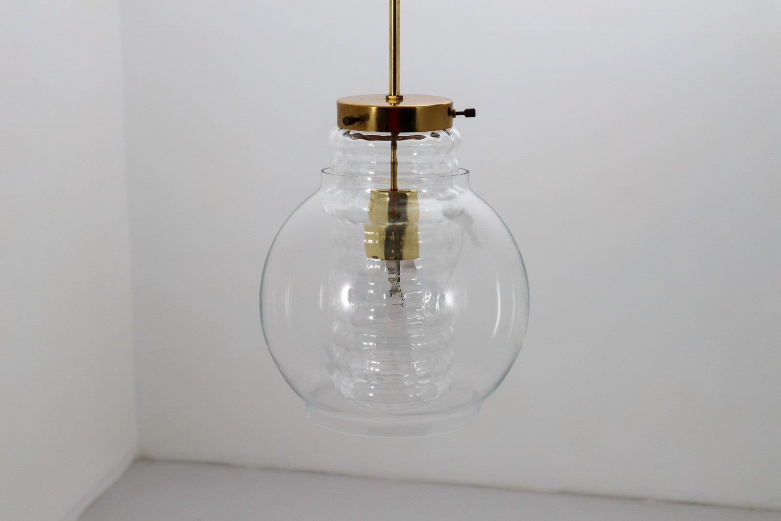 9 x Midcentury Pendants with clear Glass and Brass Europe 1960s Mid-20th century