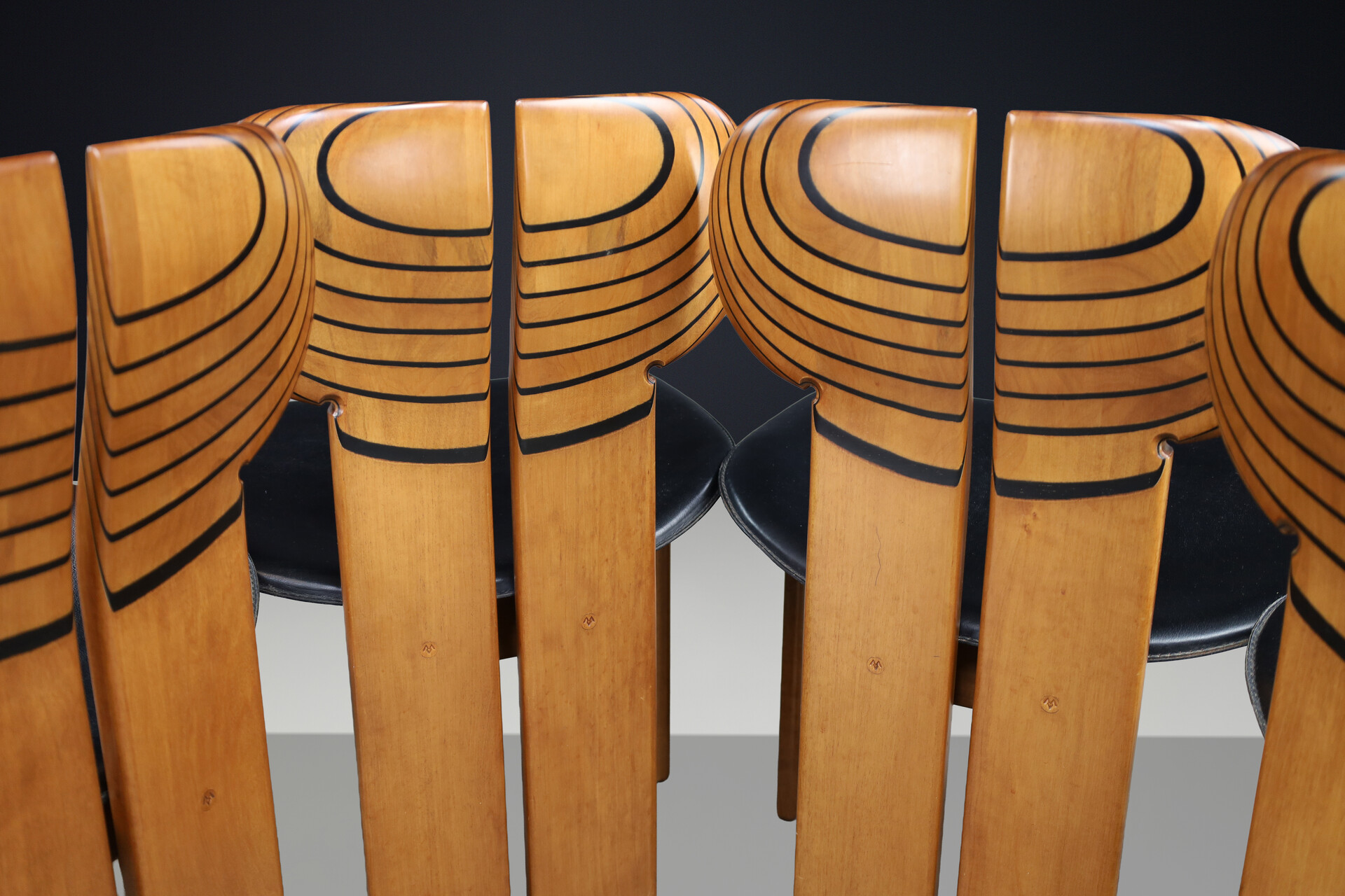 Afra & Tobia Scarpa ‘Africa’ Chairs for Maxalto, Walnut & Leather, Italy 1975 Late-20th century