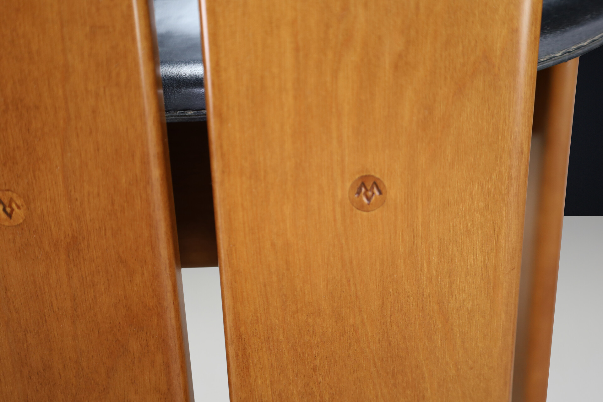 Afra & Tobia Scarpa ‘Africa’ Chairs for Maxalto, Walnut & Leather, Italy 1975 Late-20th century