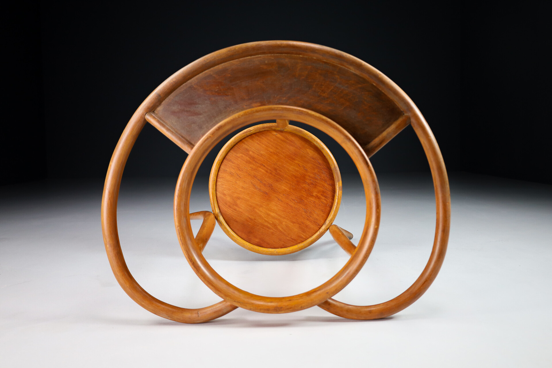 Antique Bentwood wasstand / flower table by Thonet , Austria 1920s Early-20th century