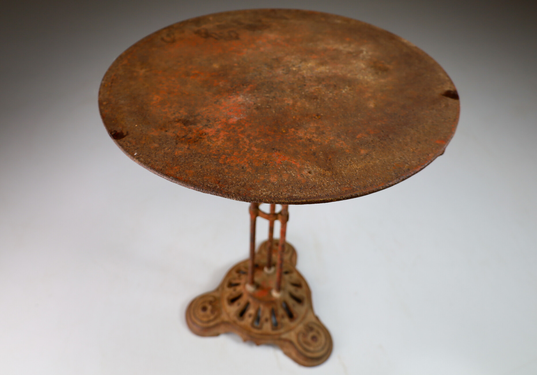 Antique brocante bistro / garden table in iron France 1920s 20th century