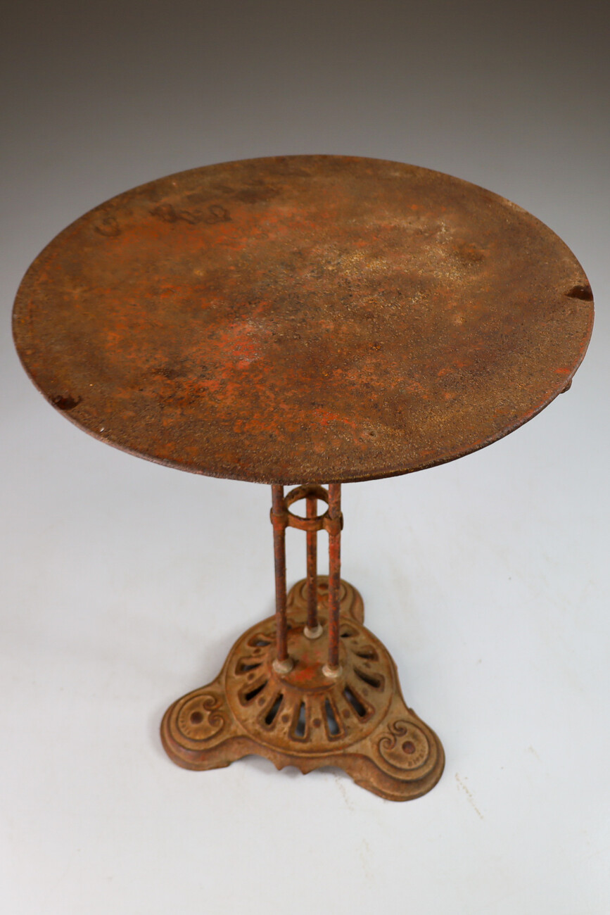 Antique brocante bistro / garden table in iron France 1920s 20th century