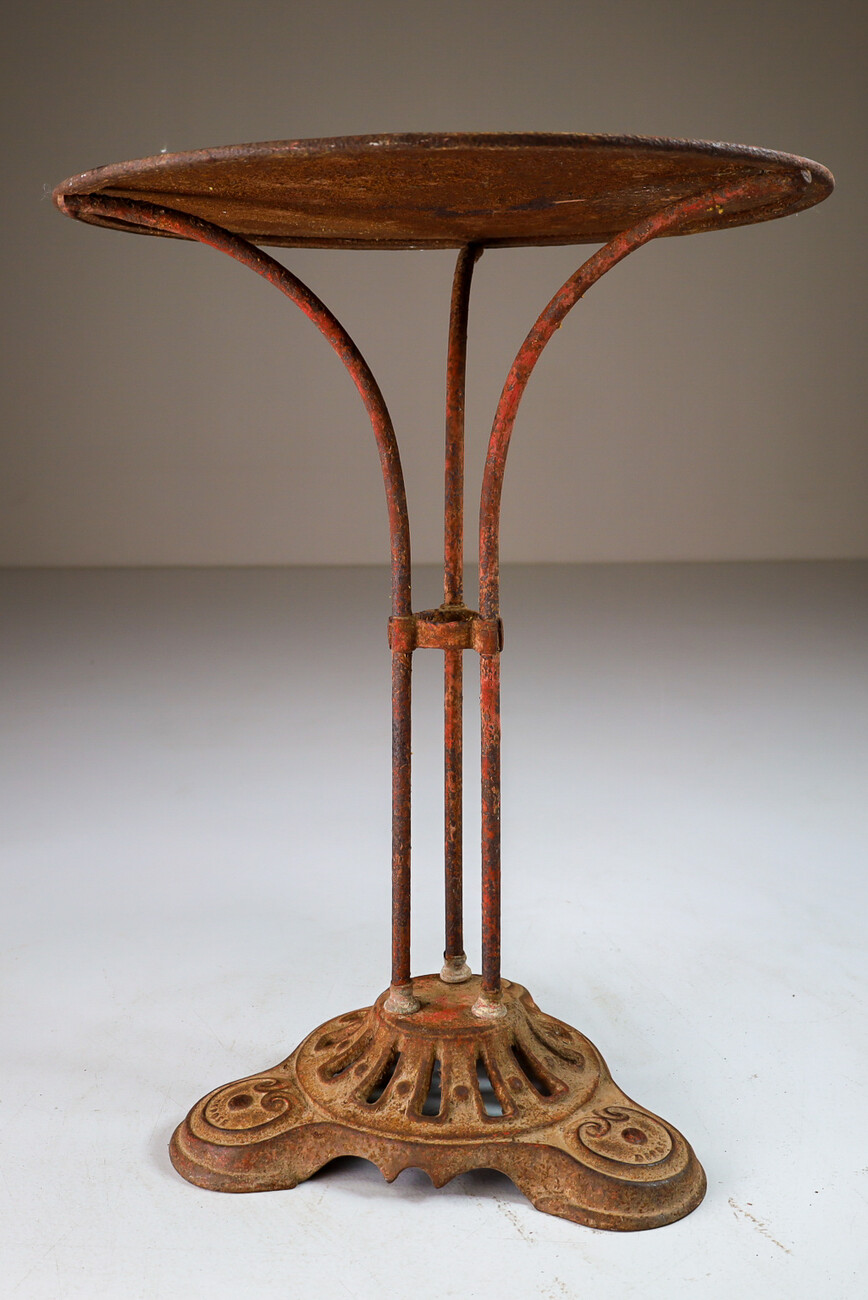 Antique brocante bistro / garden table in iron France 1920s 20th century