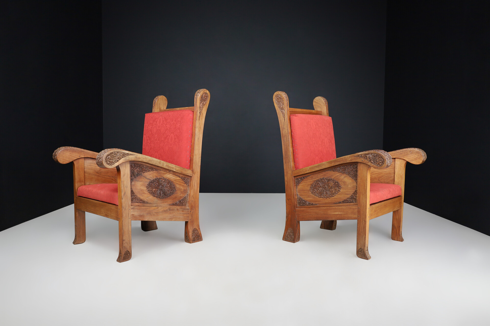 Antique Hand carved Walnut High back chairs, 1930 Early-20th century