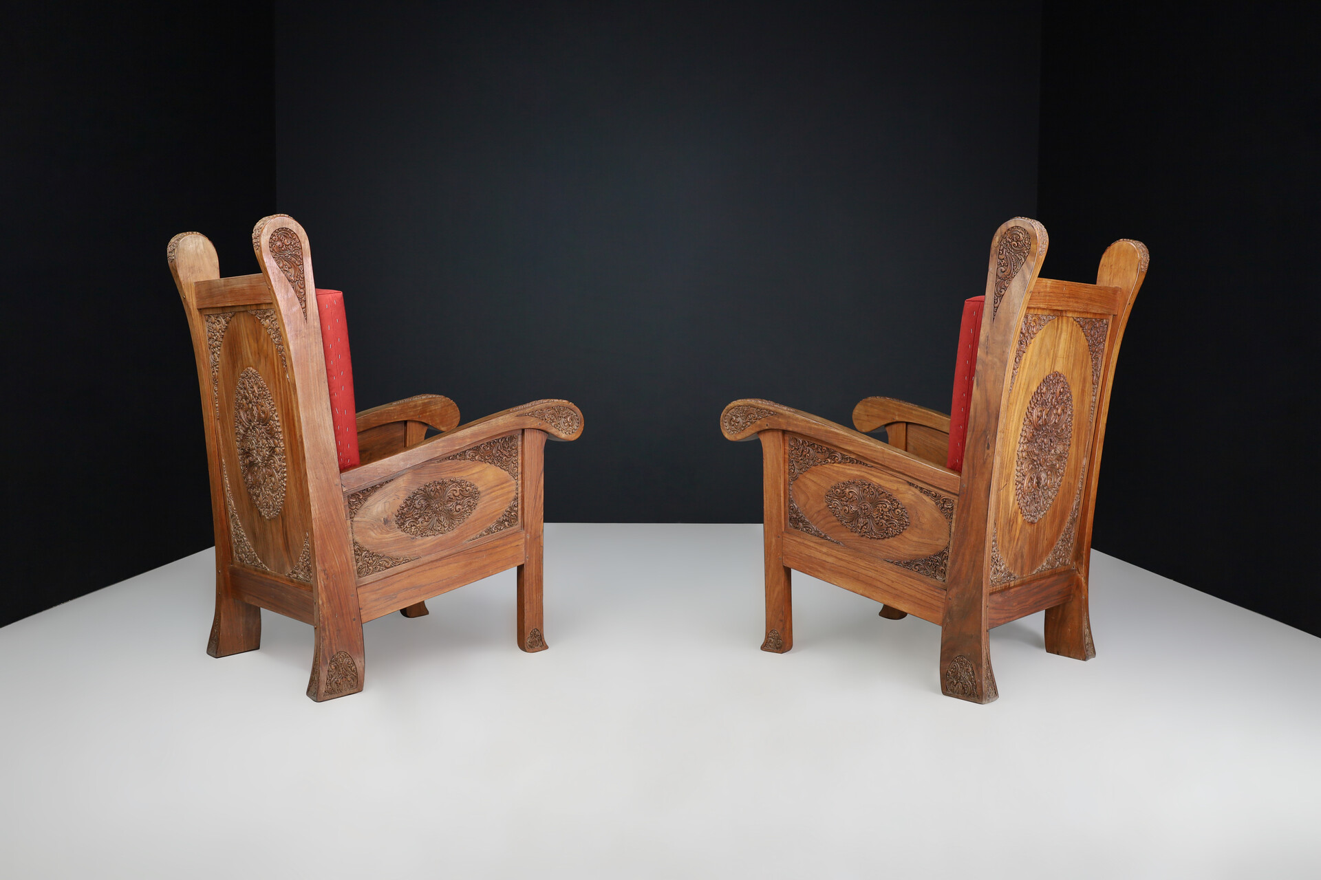 Antique Hand carved Walnut High back chairs, 1930 Early-20th century