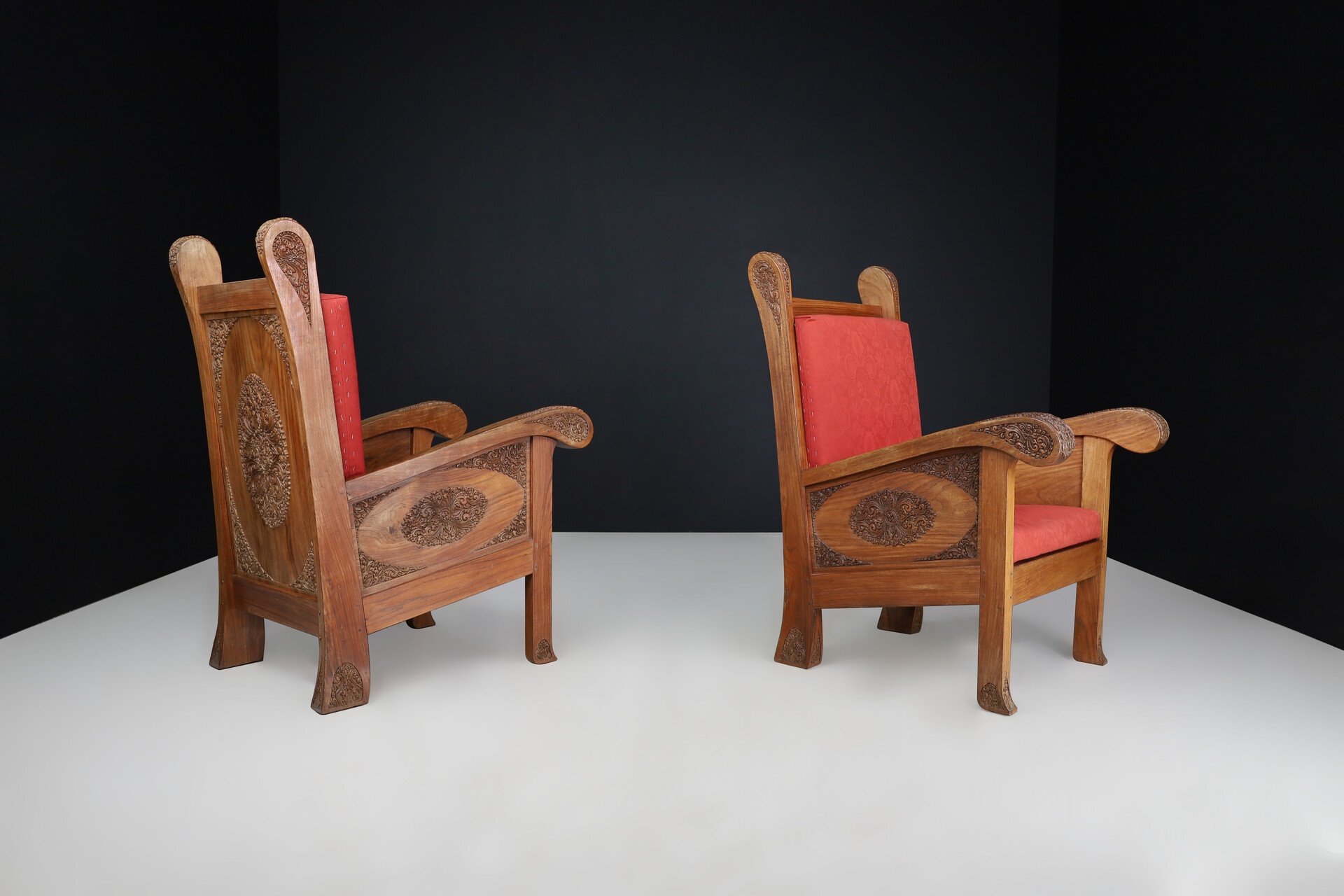Antique Hand carved Walnut High back chairs, 1930 Early-20th century