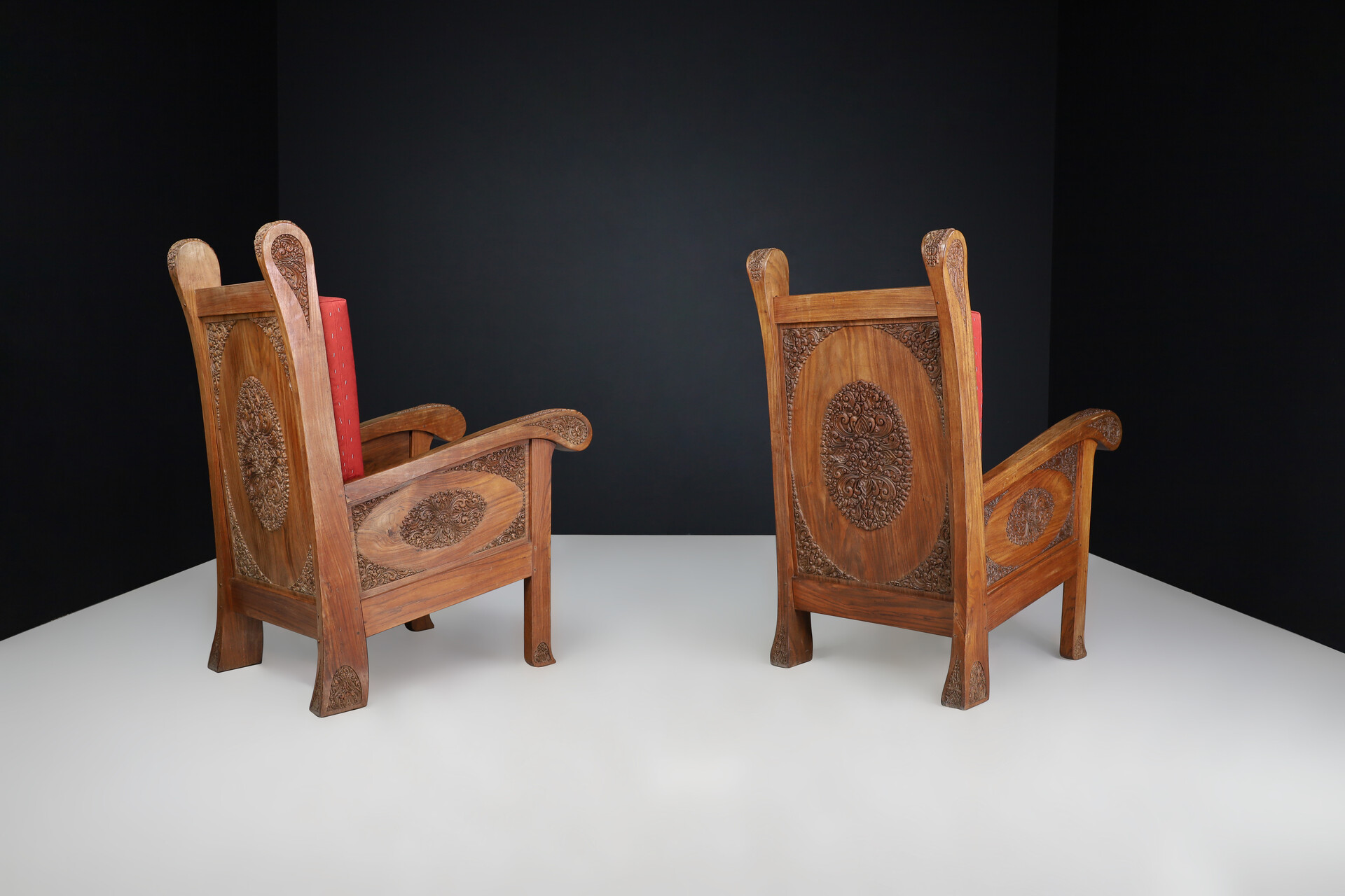 Antique Hand carved Walnut High back chairs, 1930 Early-20th century