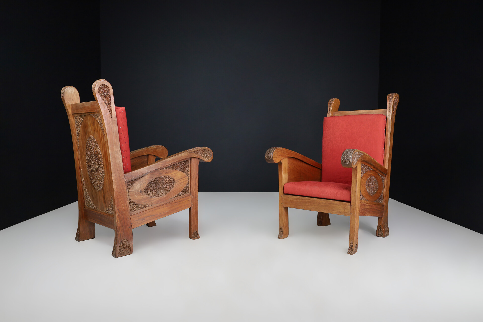 Antique Hand carved Walnut High back chairs, 1930 Early-20th century
