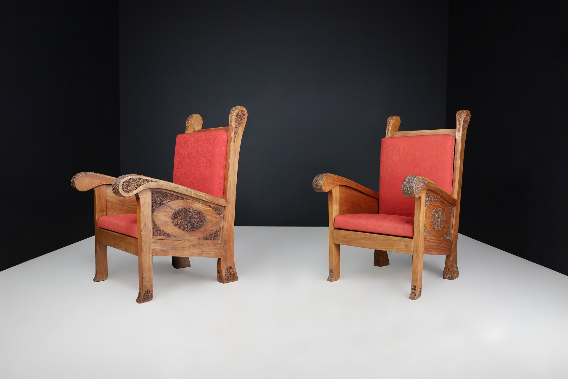 Antique Hand carved Walnut High back chairs, 1930 Early-20th century