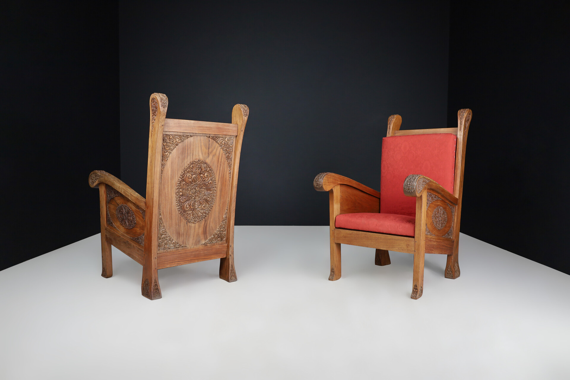 Antique Hand carved Walnut High back chairs, 1930 Early-20th century