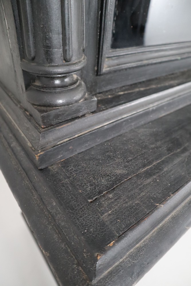 Antique Pine Bar - Shop Cabinet Late-19th century