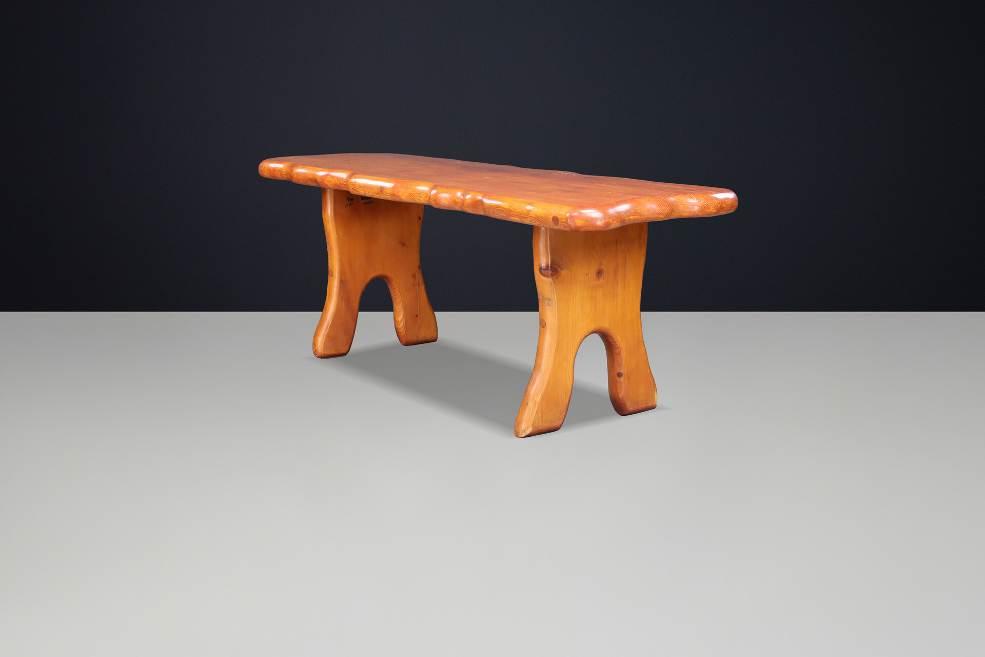 Art and craft Sculptural Alpine 2x bench and table in Solid Pine France 1970s Late-20th century