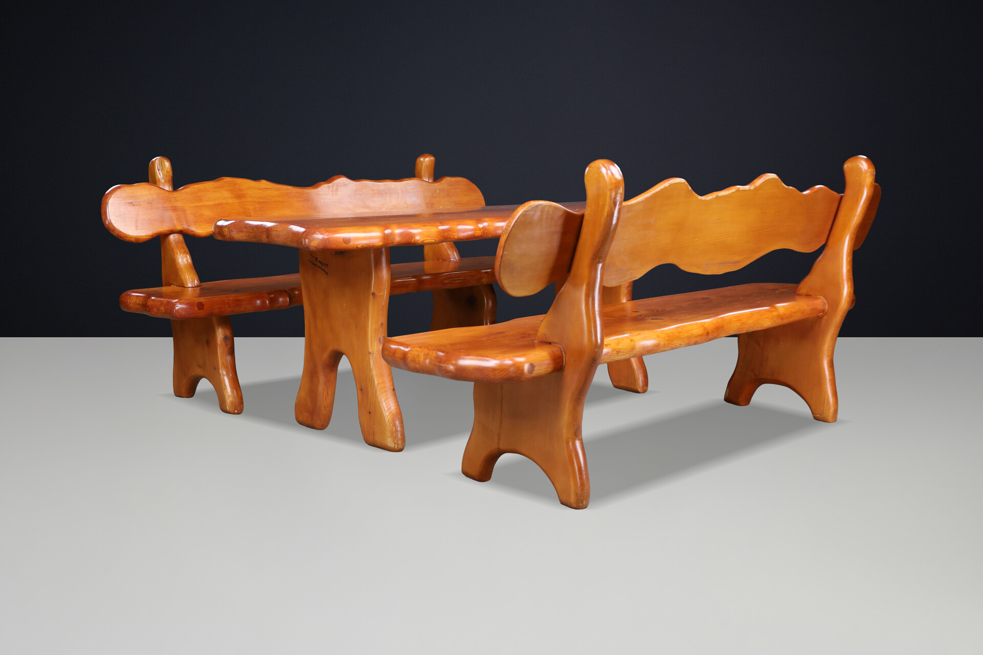 Art and craft Sculptural Alpine 2x bench and table in Solid Pine France 1970s Late-20th century