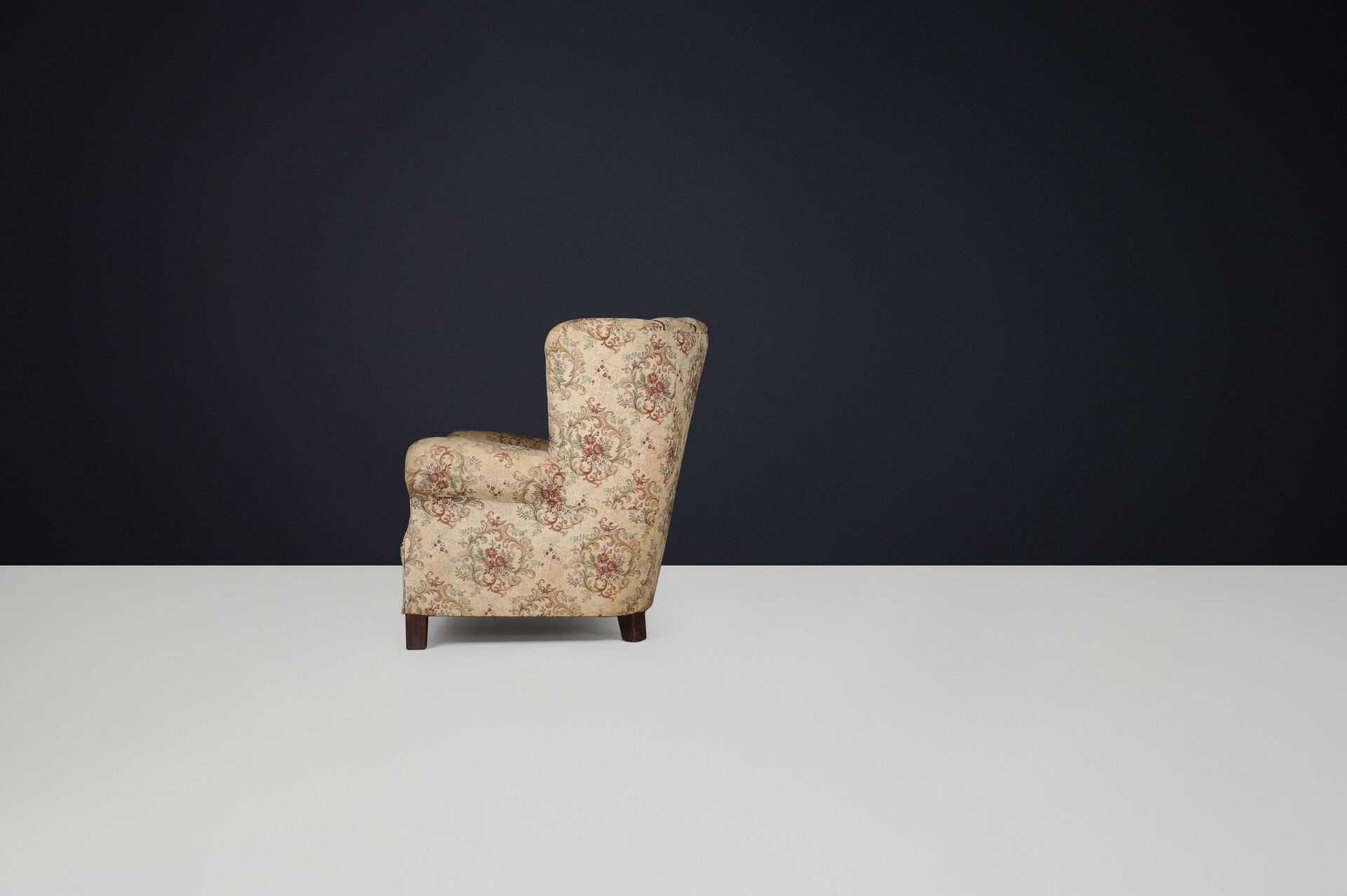 Art deco arm chair with original fabric by Jindrich Halabala , Praque 1930s Early-20th century