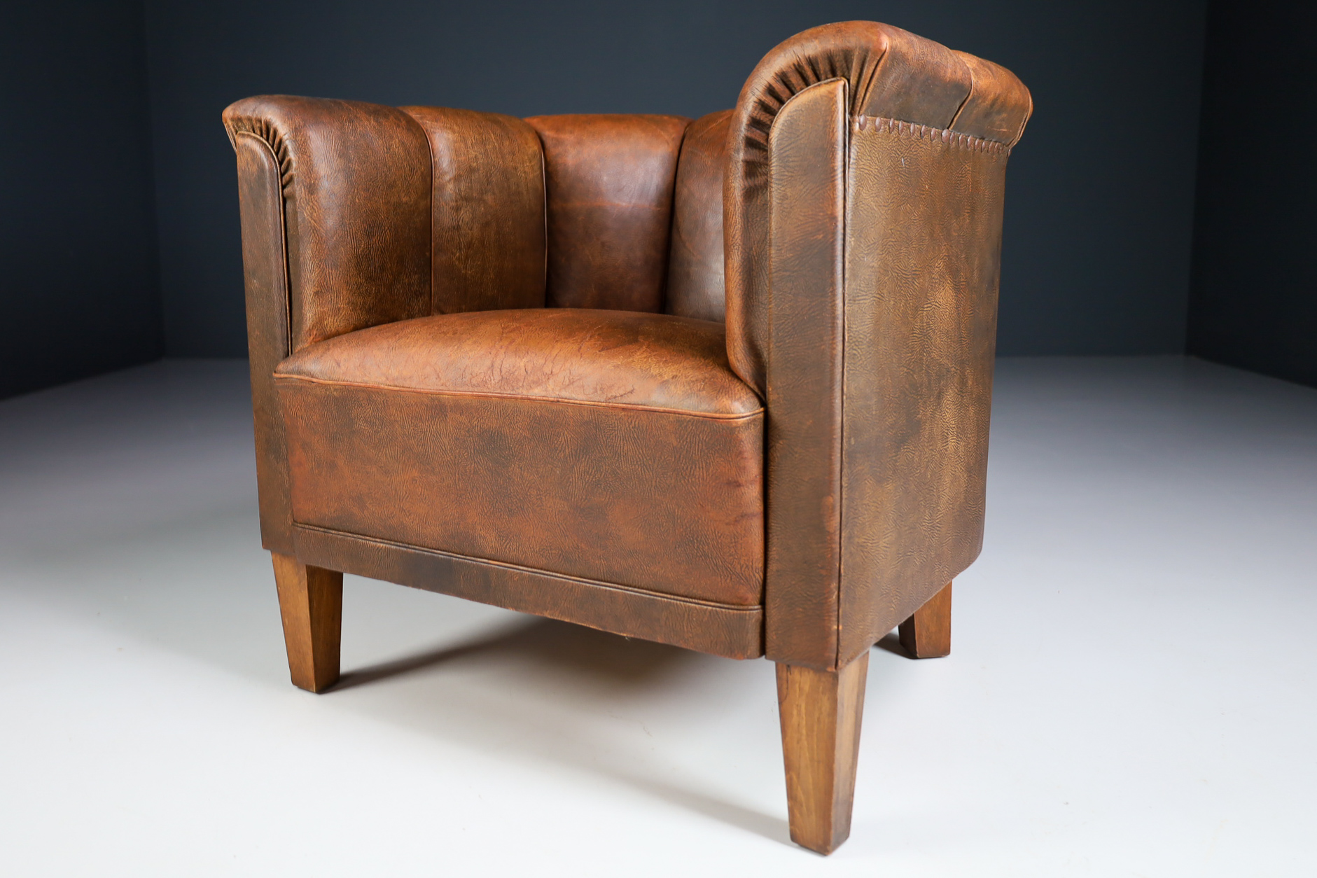 Art-Deco Arm Chairs / lounge chairs / Club chair in Patinated leather , Austria 1920s Early-20th century