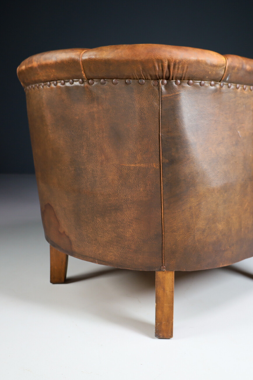 Art-Deco Arm Chairs / lounge chairs / Club chair in Patinated leather , Austria 1920s Early-20th century