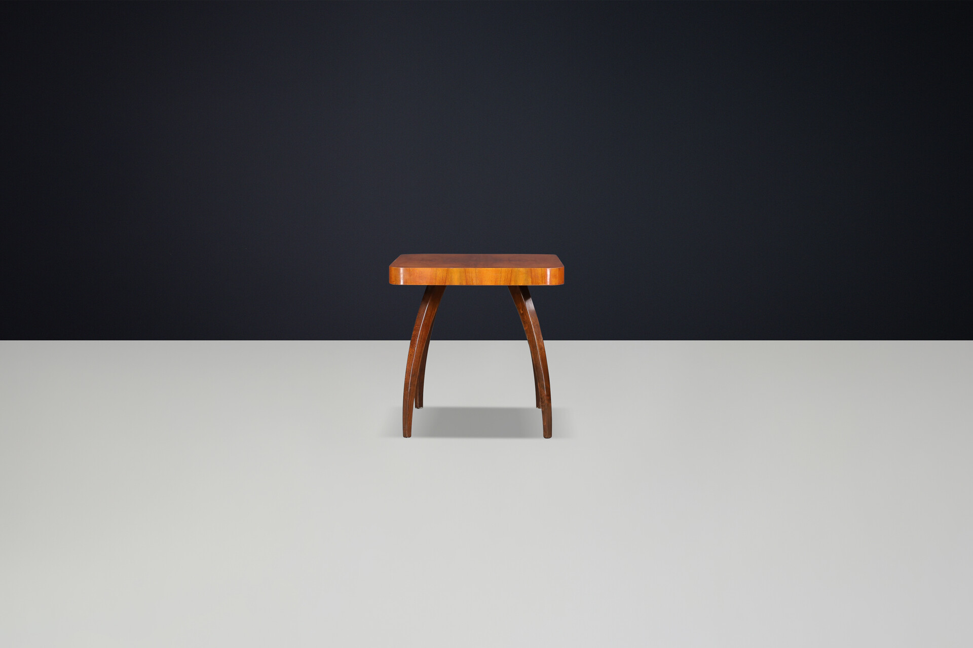 Art Deco Spider Table in Walnut by Jindřich Halabala, 1940s, Czechoslovakia Mid-20th century