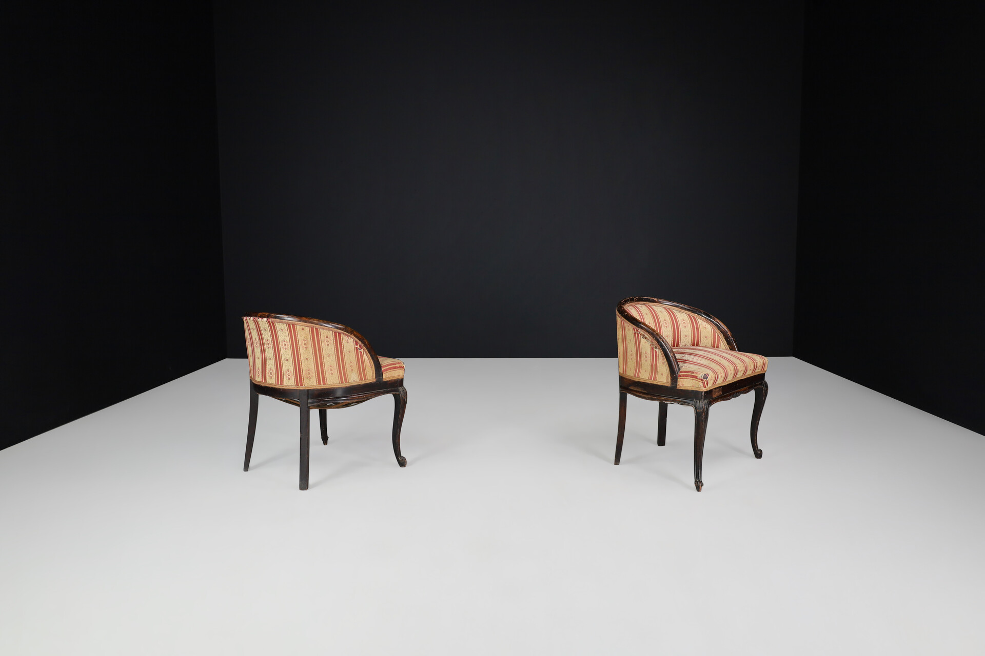Baroque Small Venetian side chairs in original upholstery, Italy 1950s Mid-20th century