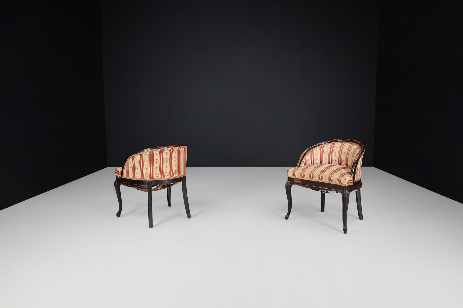 Baroque Small Venetian side chairs in original upholstery, Italy 1950s Mid-20th century
