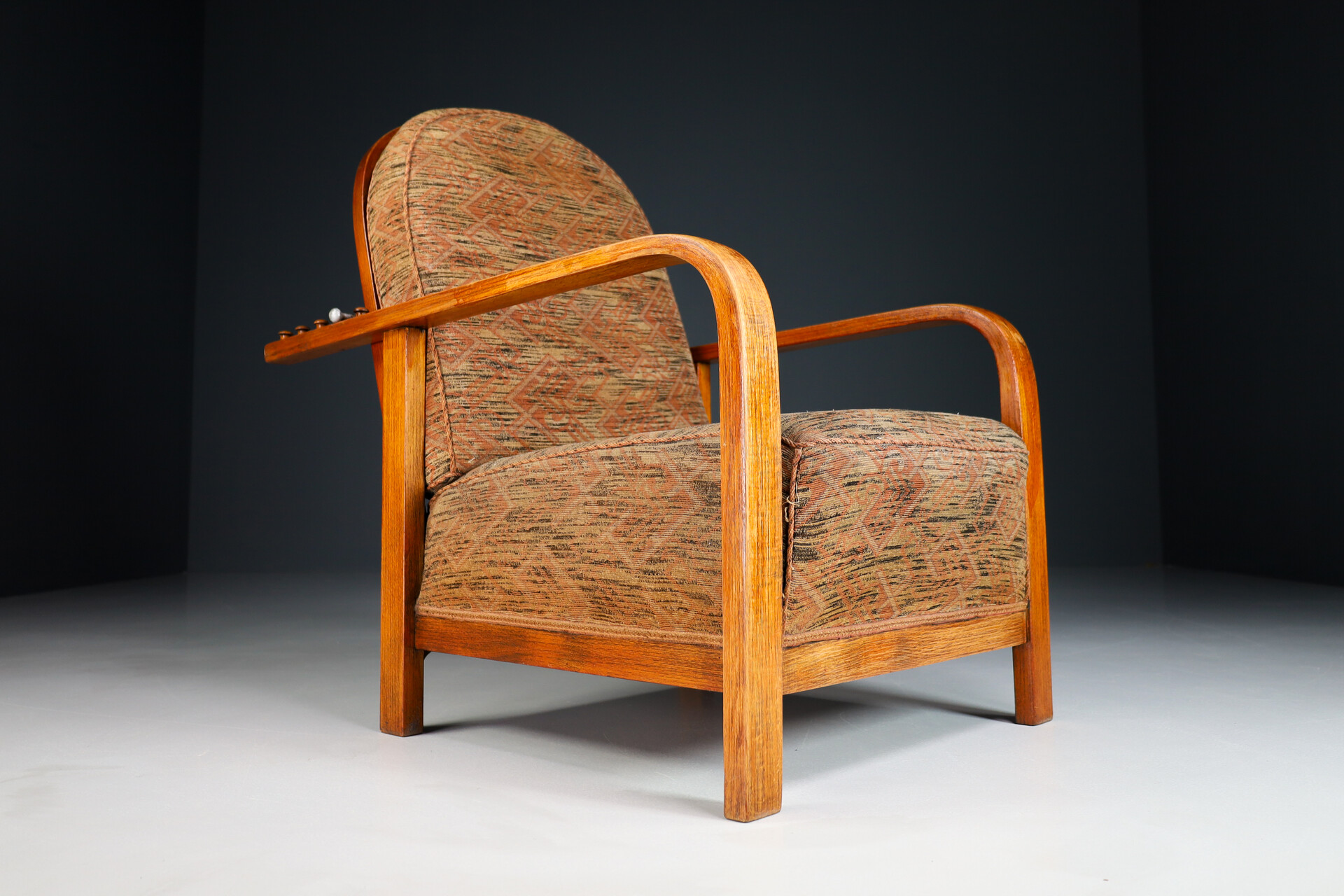 Bauhaus Adjustable Lounge Chair by Thonet in original fabric