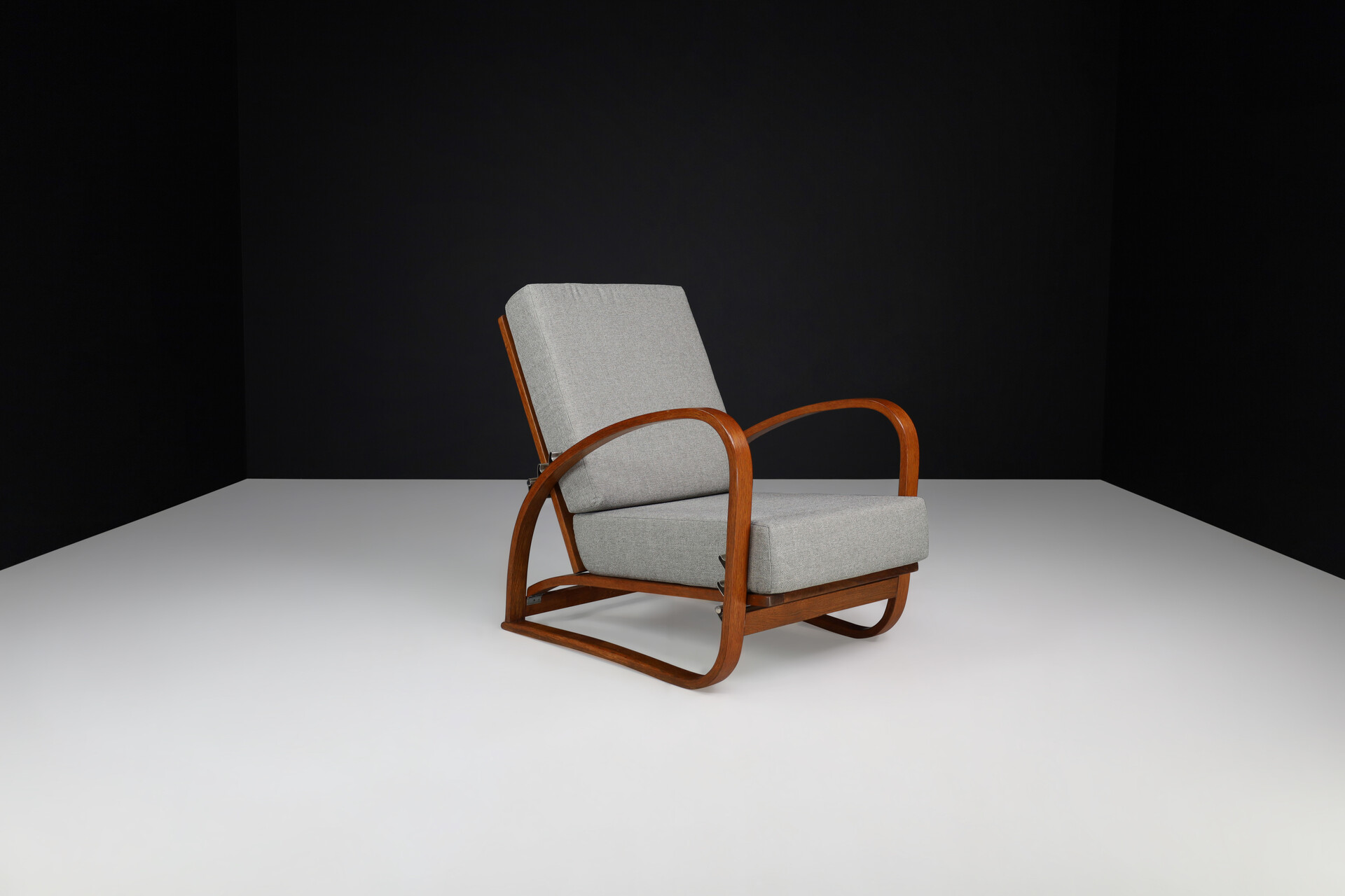 Bauhaus Art Deco Adjustable Oak H-70 lounge chair by Jindrich Halabala, 1930s Early-20th century