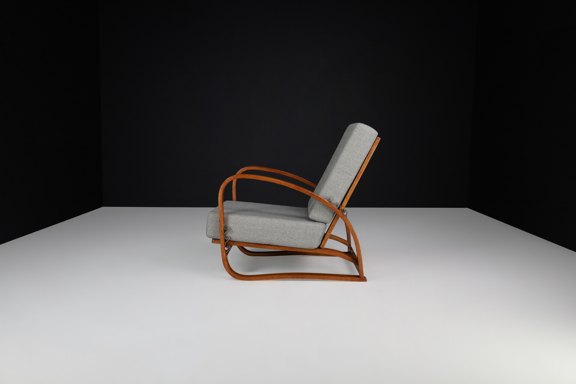 Bauhaus Art Deco Adjustable Oak H-70 lounge chair by Jindrich Halabala, 1930s Early-20th century