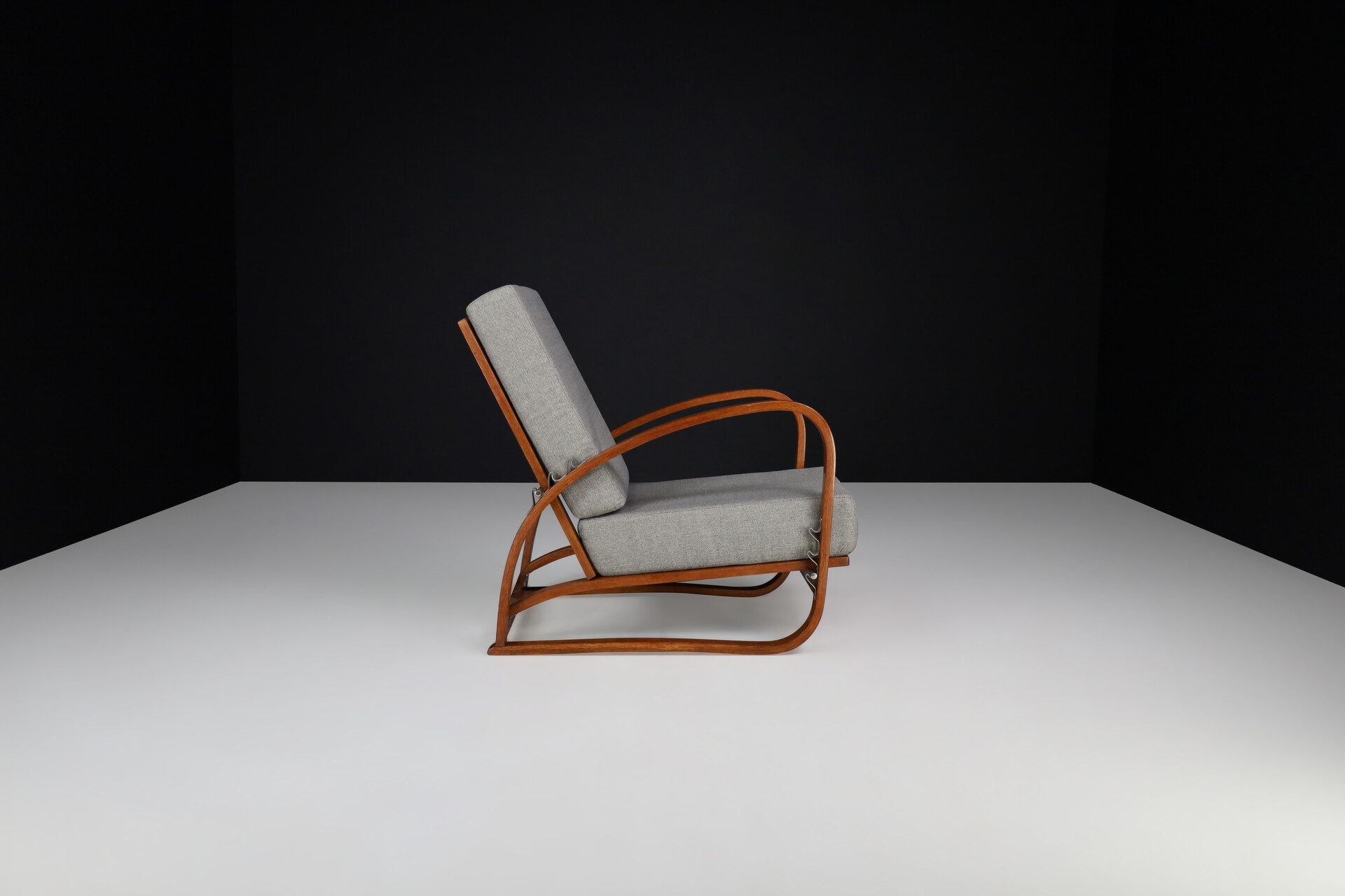 Bauhaus Art Deco Adjustable Oak H-70 lounge chair by Jindrich Halabala, 1930s Early-20th century