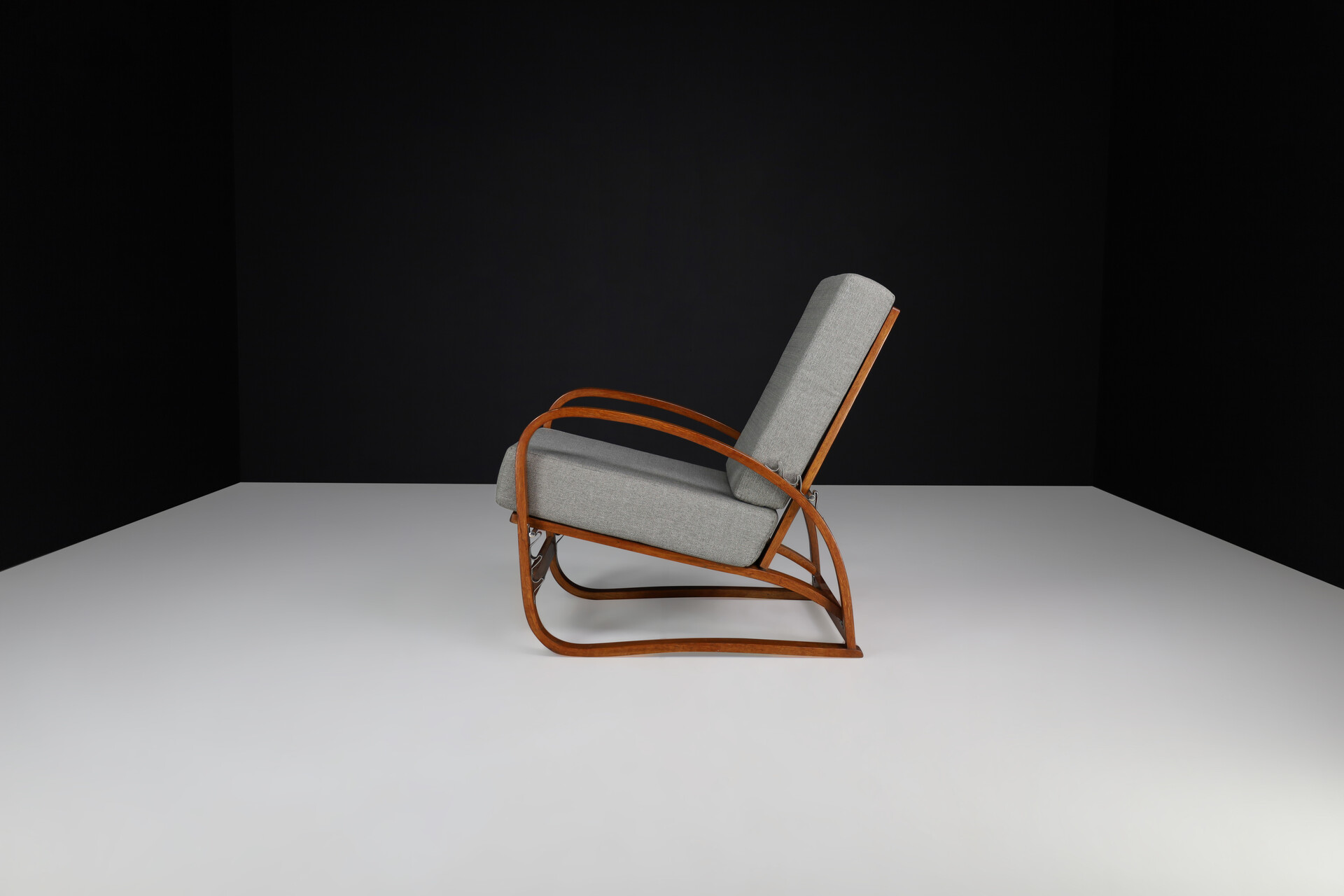 Bauhaus Art Deco Adjustable Oak H-70 lounge chair by Jindrich Halabala, 1930s Early-20th century