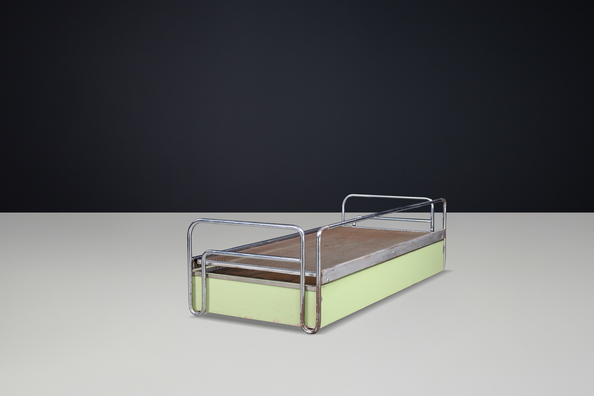 Bauhaus Tubular Steel day bed-sofa by Hynek Gottwald, 1930s Early-20th century