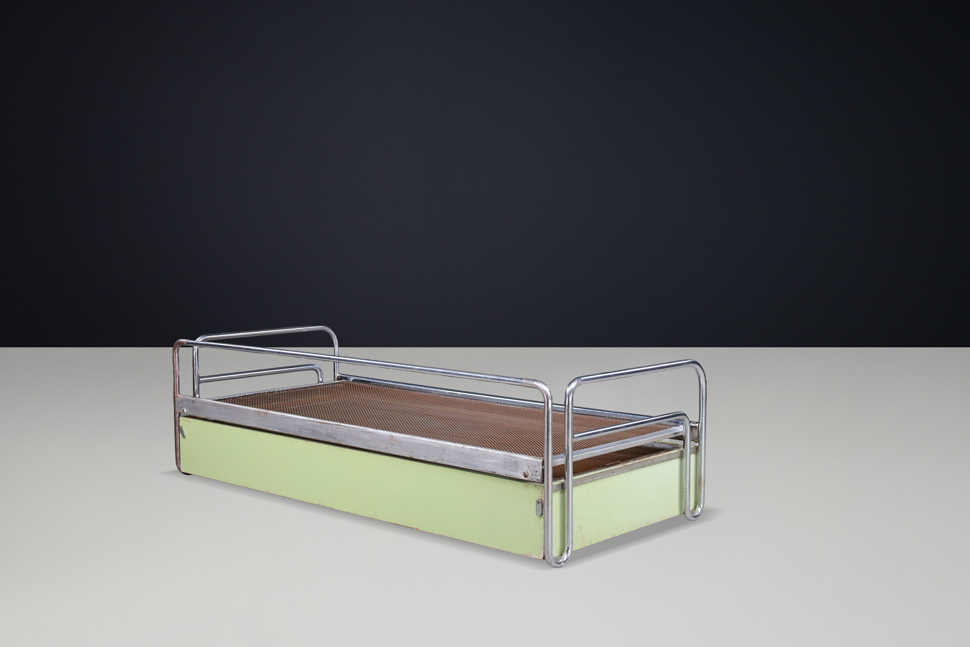 Bauhaus Tubular Steel day bed-sofa by Hynek Gottwald, 1930s Early-20th century