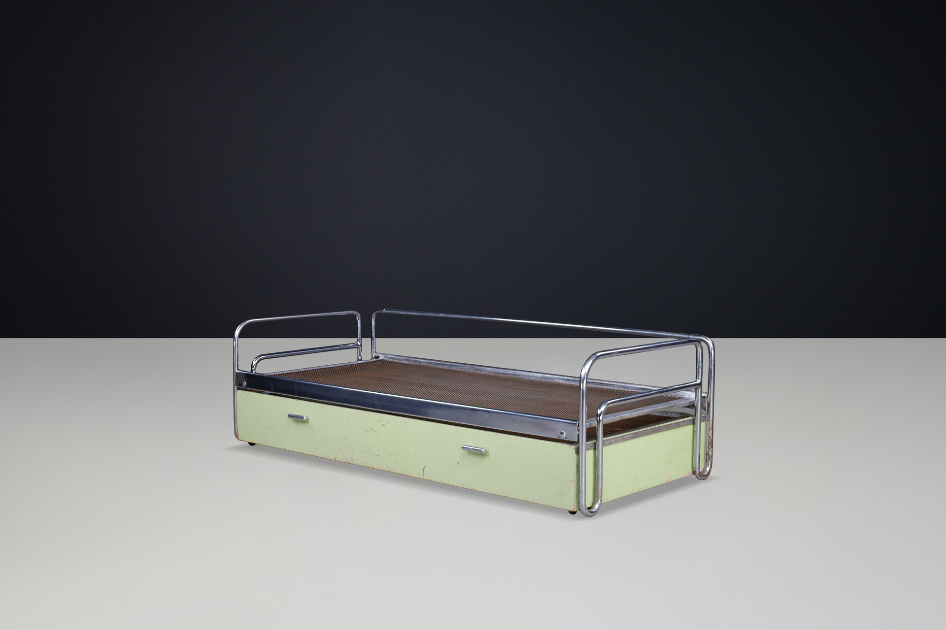 Bauhaus Tubular Steel day bed-sofa by Hynek Gottwald, 1930s Early-20th century