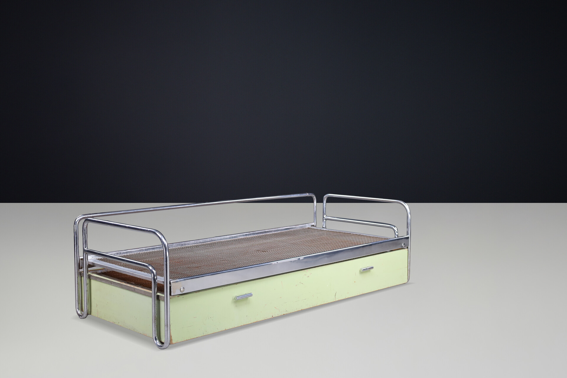 Bauhaus Tubular Steel day bed-sofa by Hynek Gottwald, 1930s Early-20th century