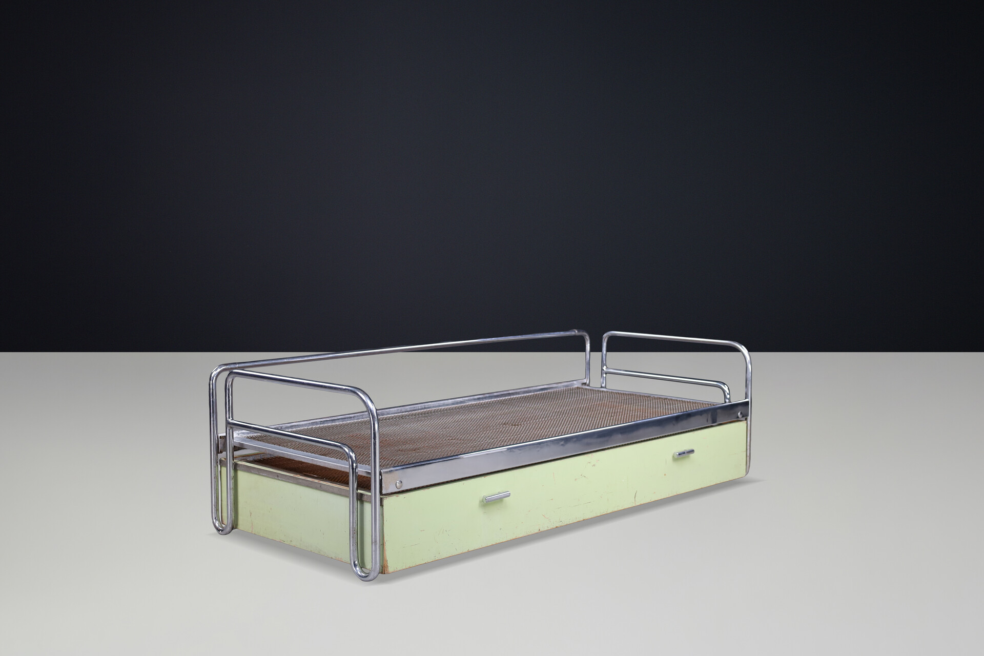Bauhaus Tubular Steel day bed-sofa by Hynek Gottwald, 1930s Early-20th century