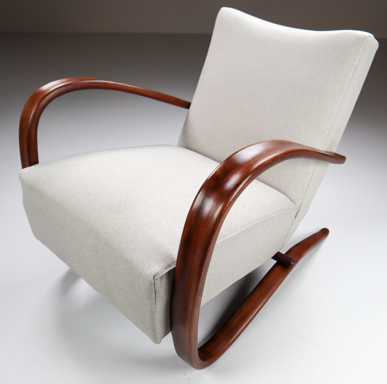 Bentwood Armchair H269 by Jindřich Halabala with new upholstered fabric 1930s Early-20th century